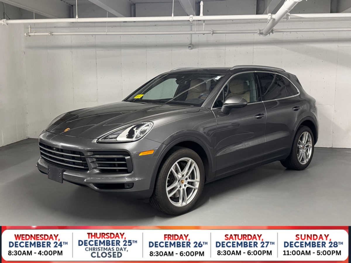 2023 Porsche Cayenne Base's photo