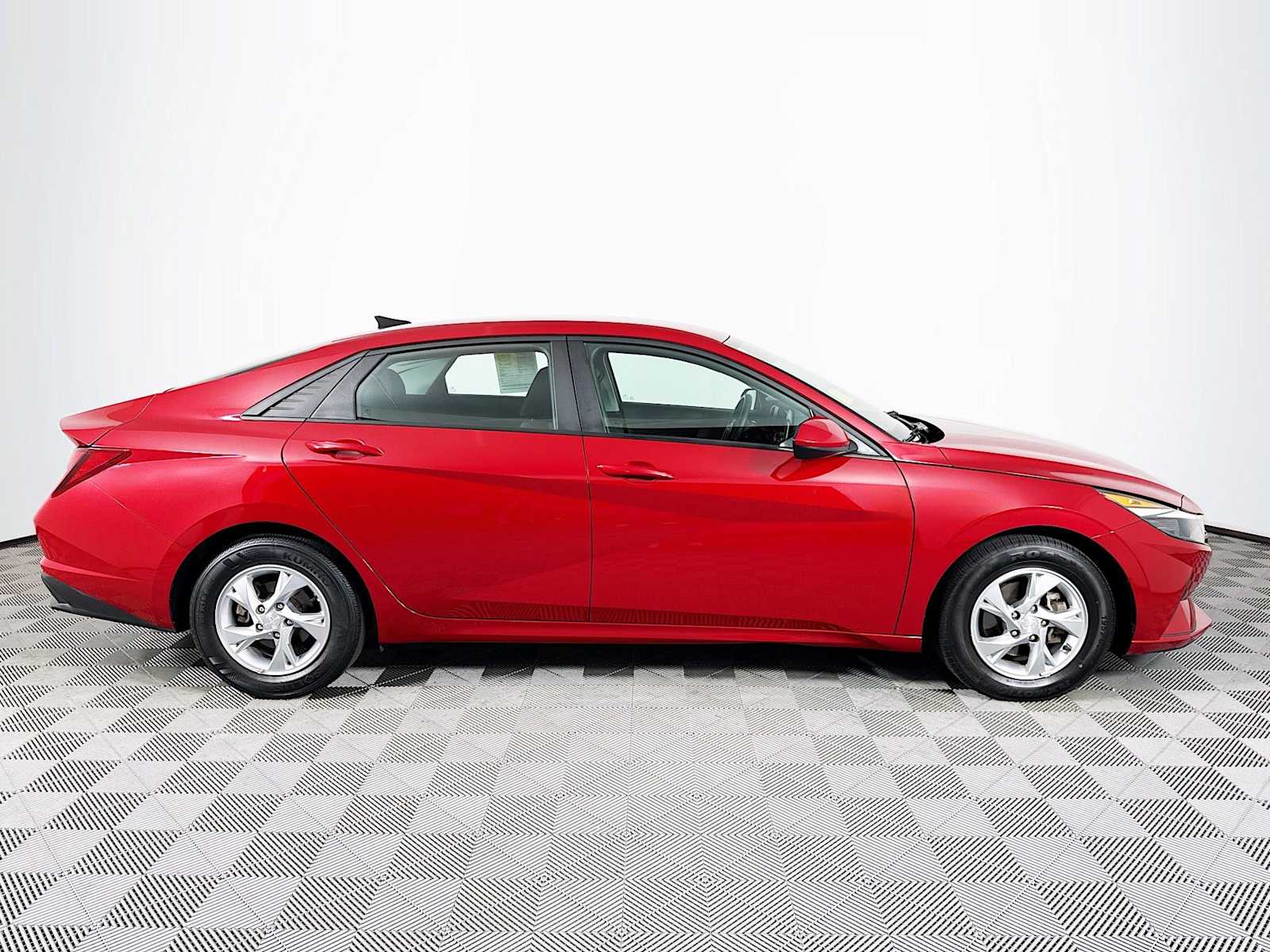2022 Hyundai Elantra SE photo 4