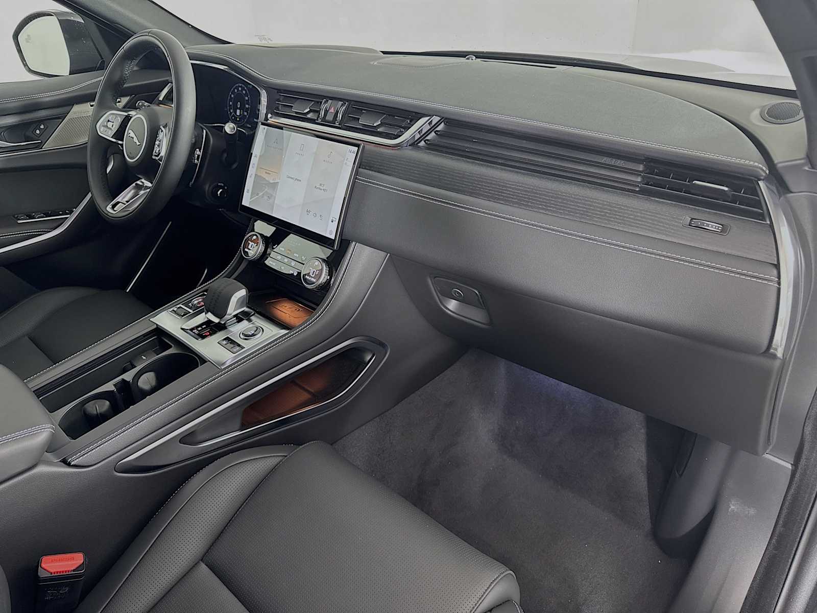 2026 Jaguar F-Pace R-Dynamic S - Photo 26