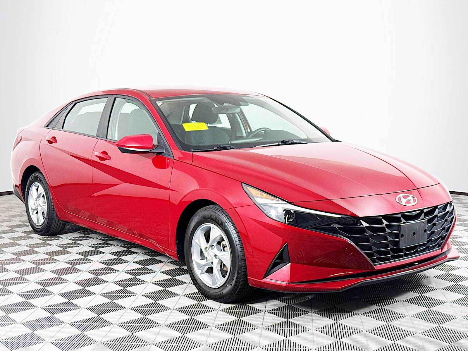 2022 Hyundai Elantra SE photo 3