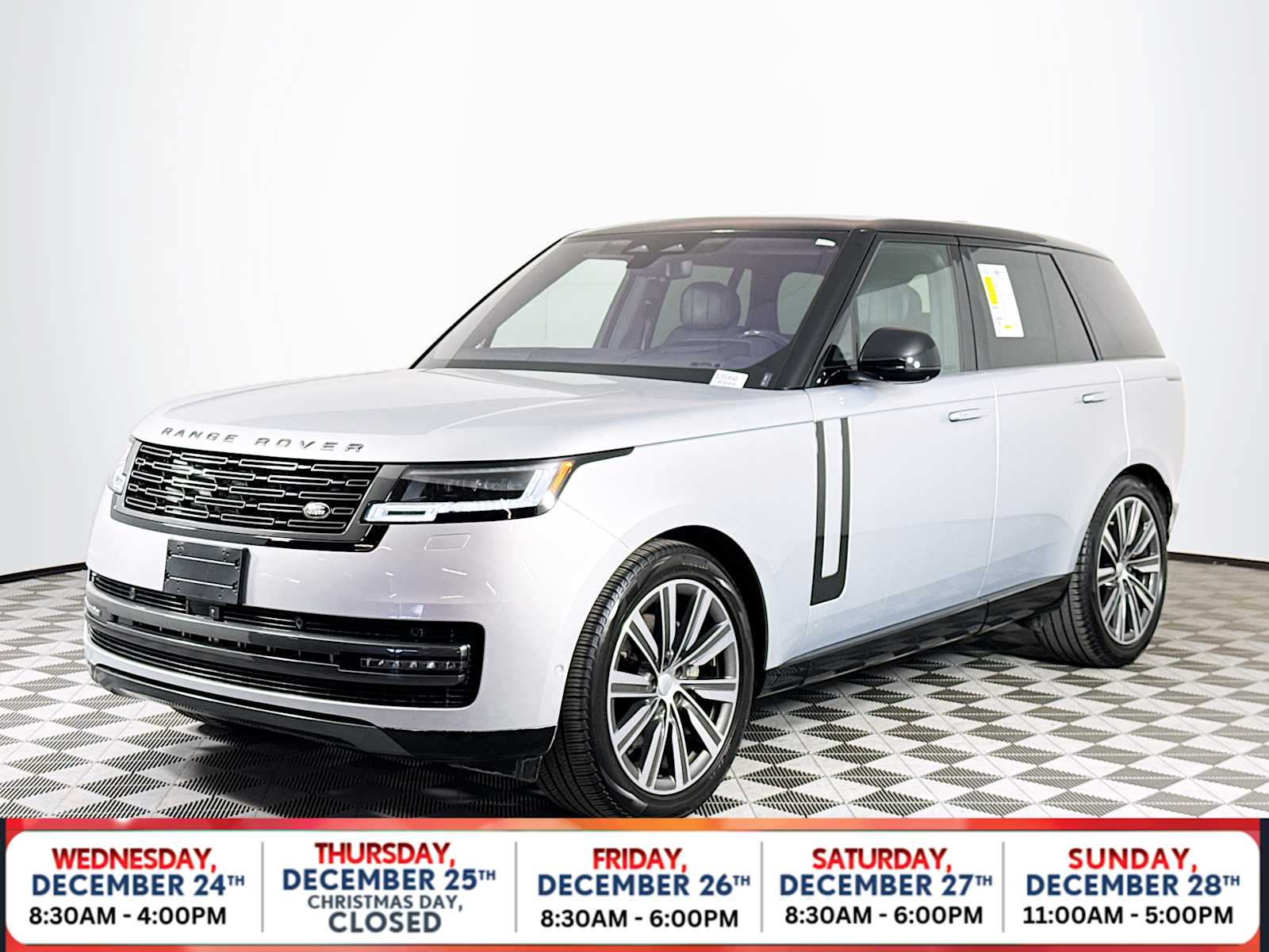 2023 Land Rover Range Rover SE's photo