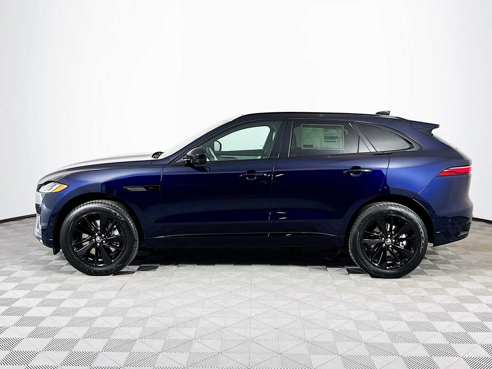2026 Jaguar F-Pace R-Dynamic S - Photo 8