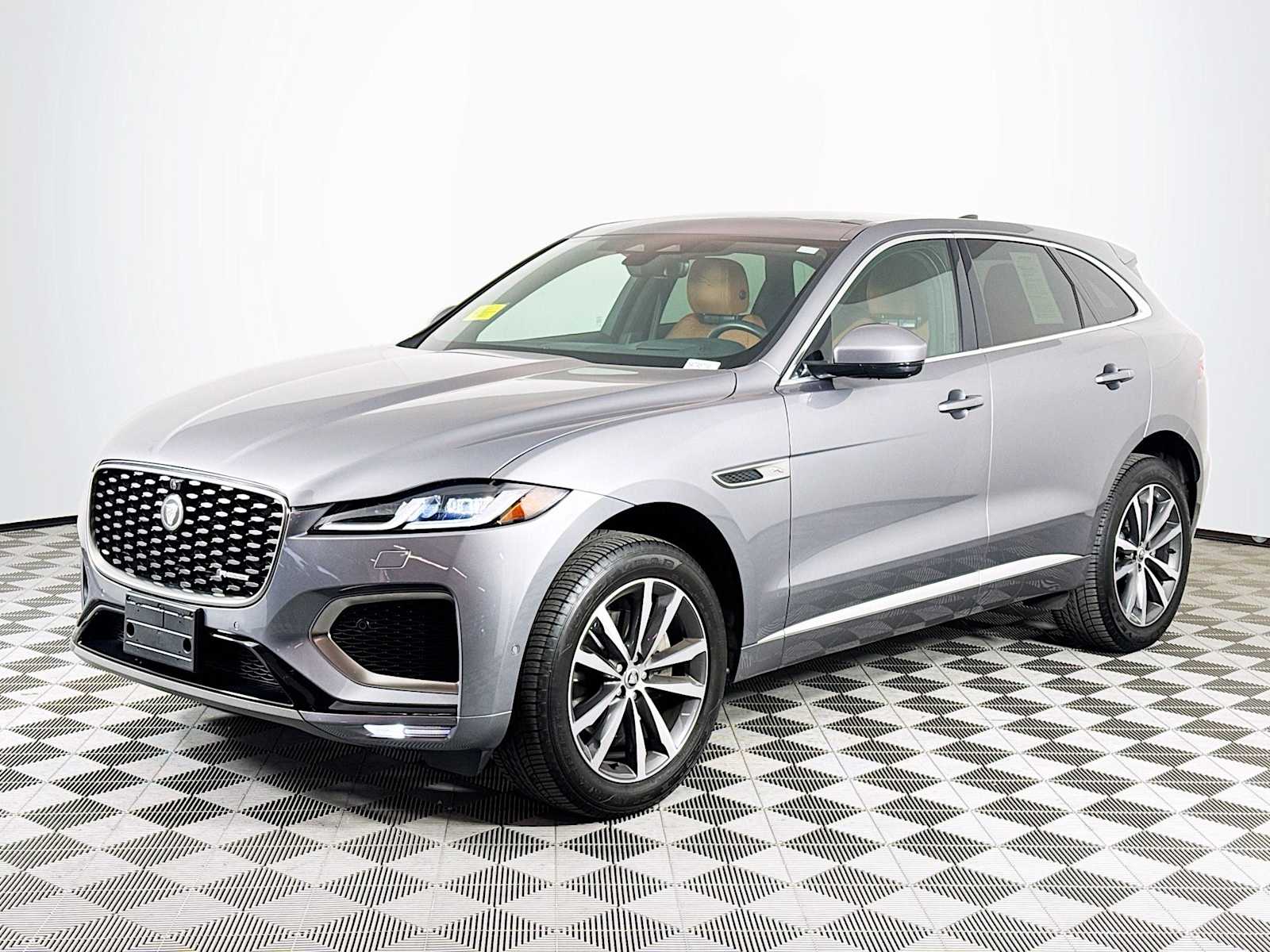 2025 Jaguar F-PACE R-Dynamic S's photo
