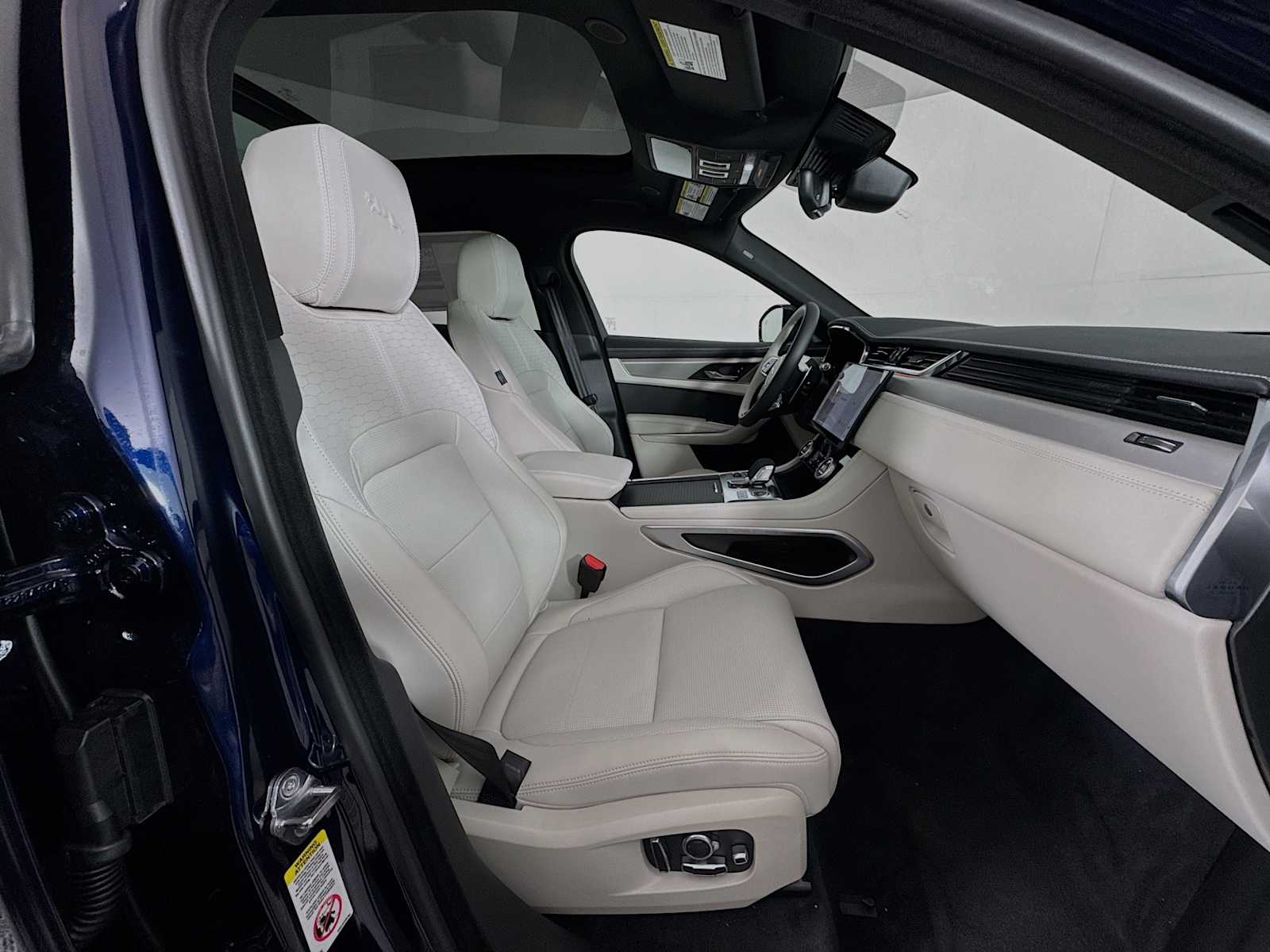 2026 Jaguar F-Pace R-Dynamic S - Photo 27