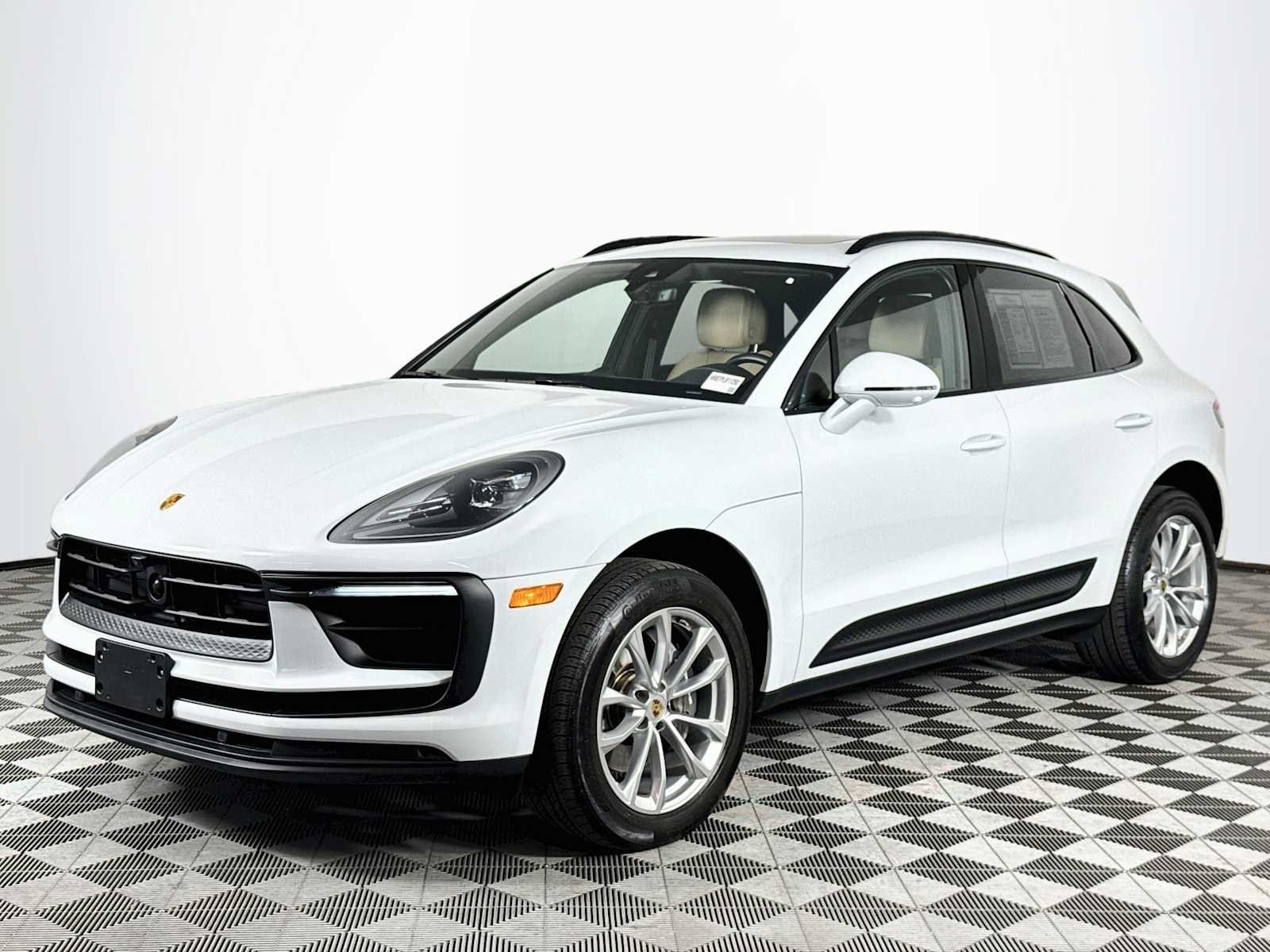 2023 Porsche Macan