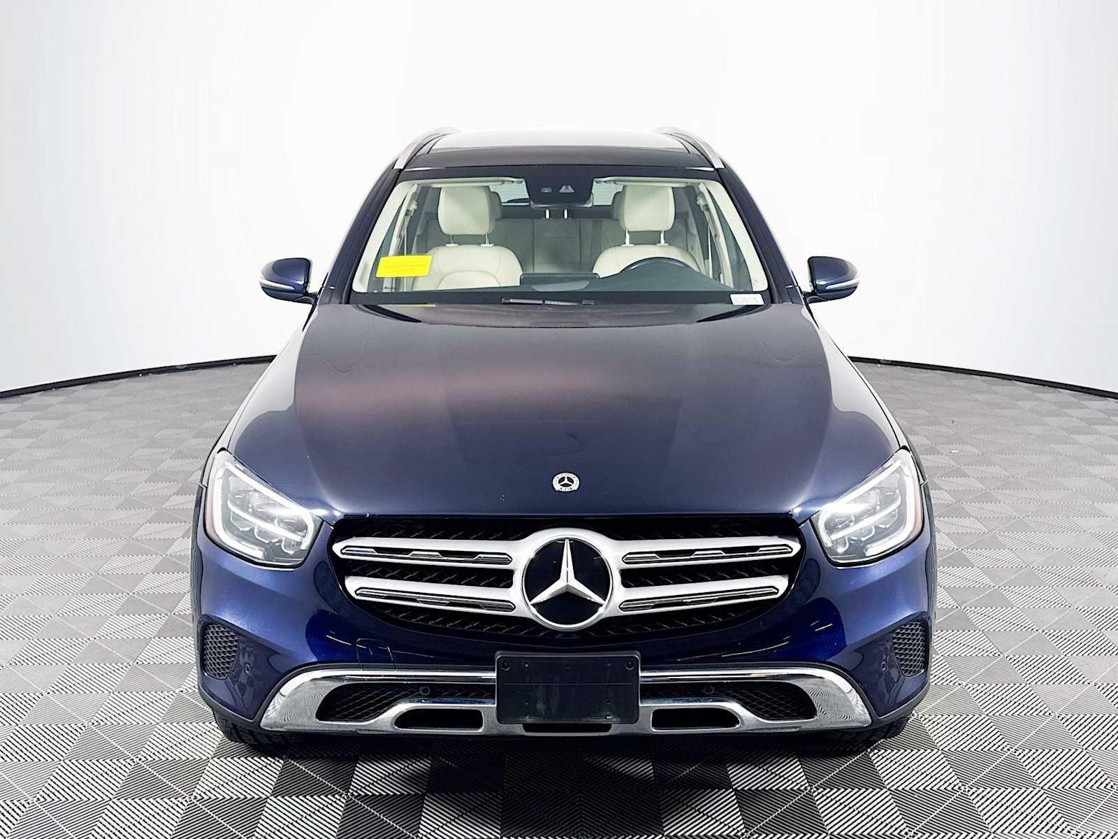2022 Mercedes Benz GLC 300 4MATIC photo 2