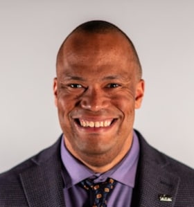 Staff member Dudley William from ID_24465e