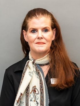 Staff member Denise Murphy from ID_12c4af