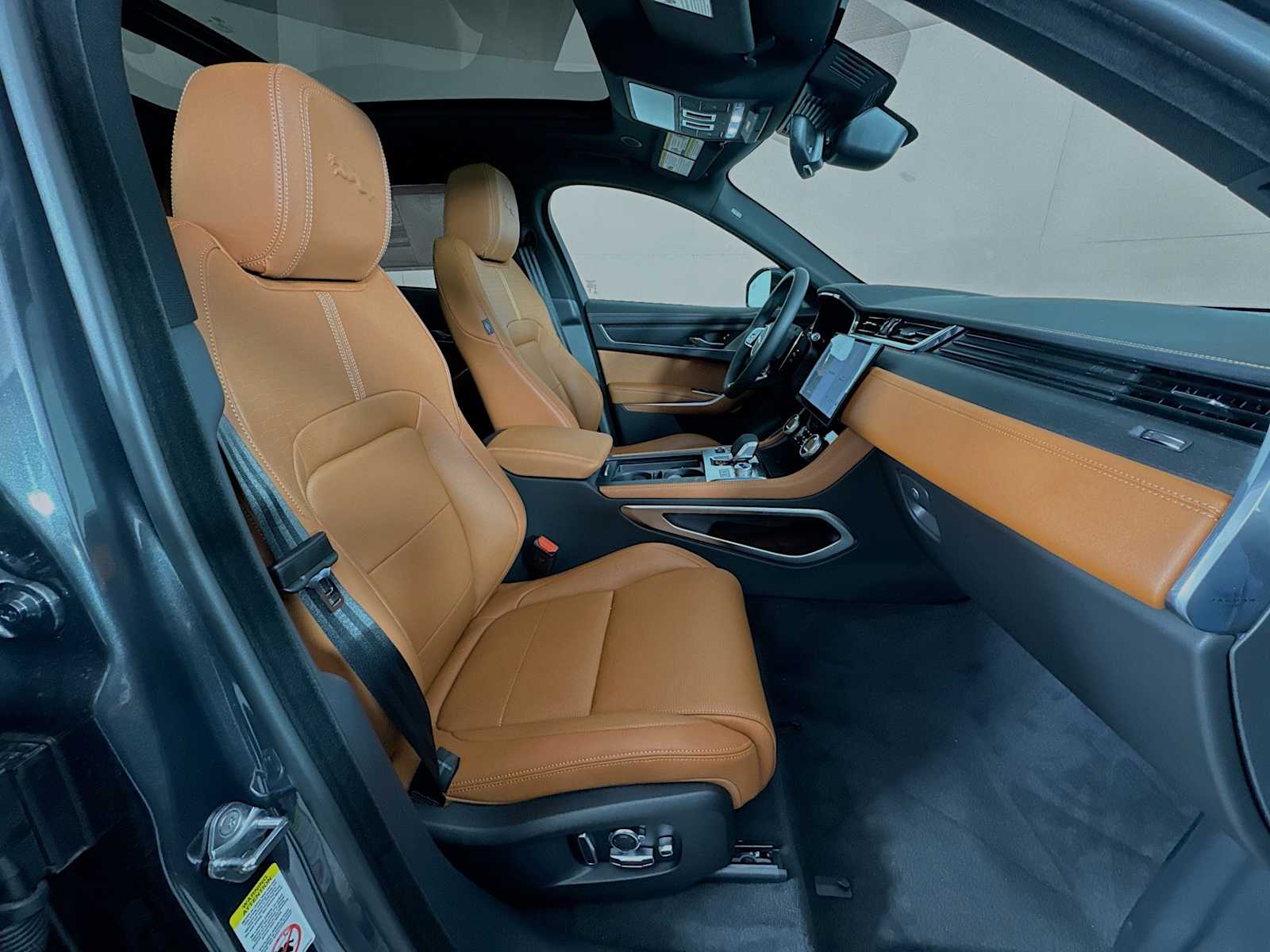 2026 Jaguar F-Pace R-Dynamic S - Photo 28