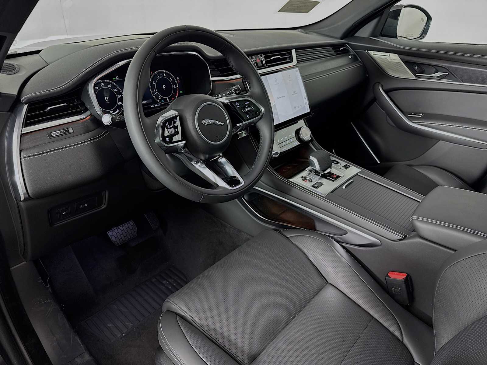 2026 Jaguar F-Pace R-Dynamic S - Photo 9