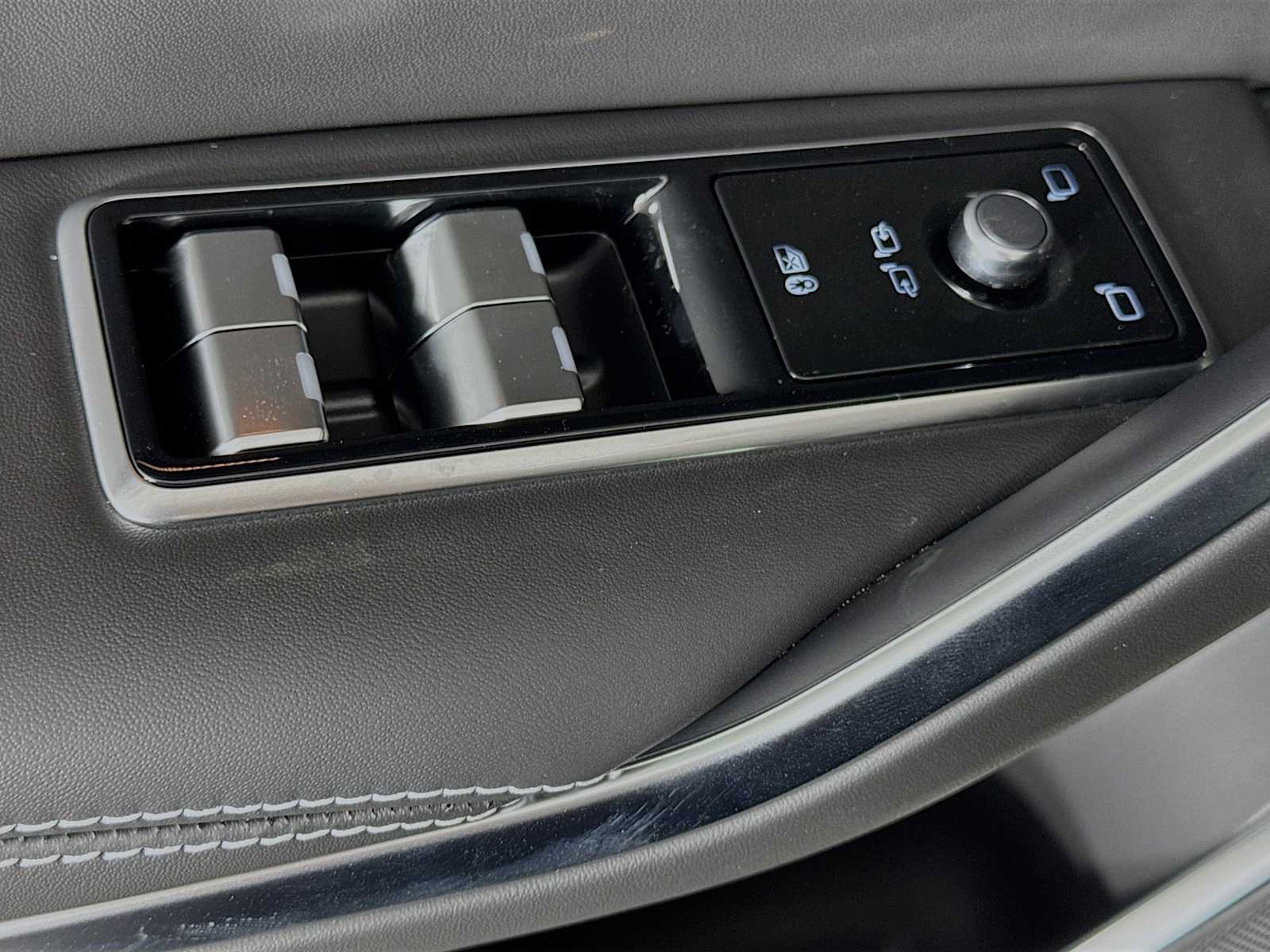 2026 Jaguar F-Pace R-Dynamic S - Photo 17
