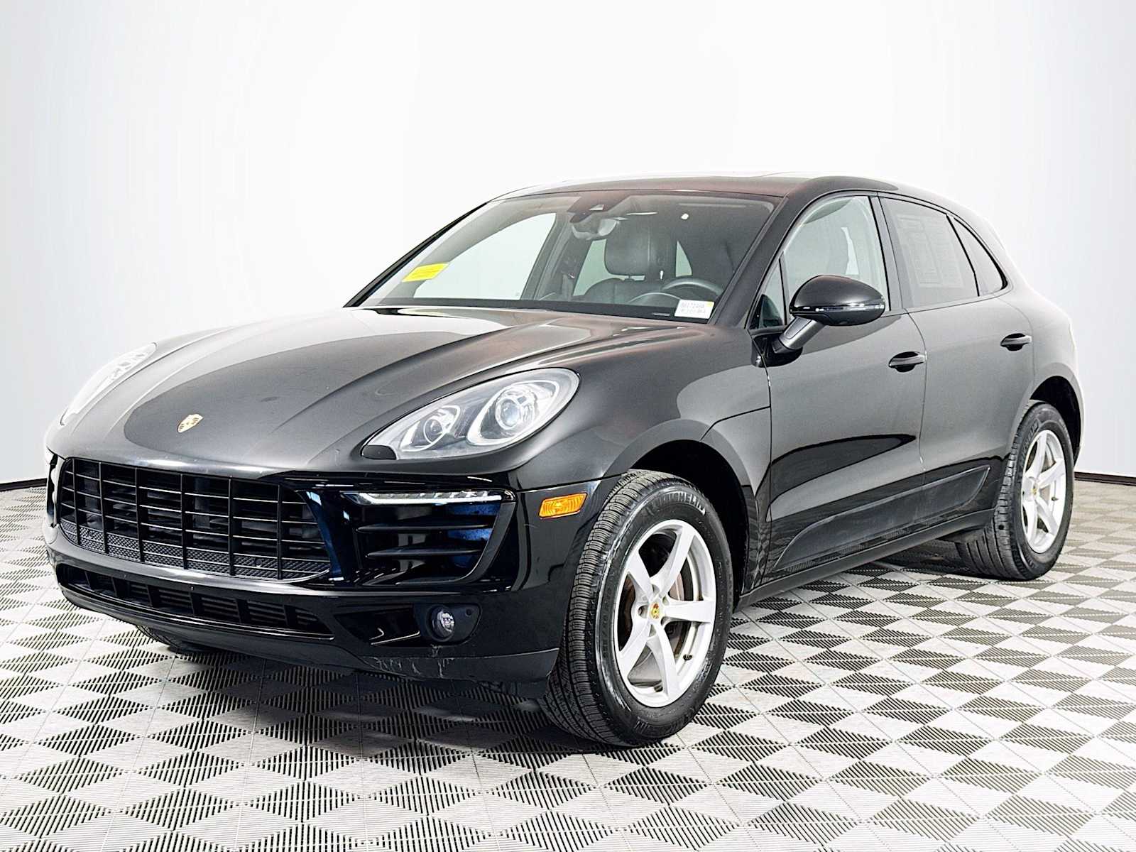 2017 Porsche Macan Base