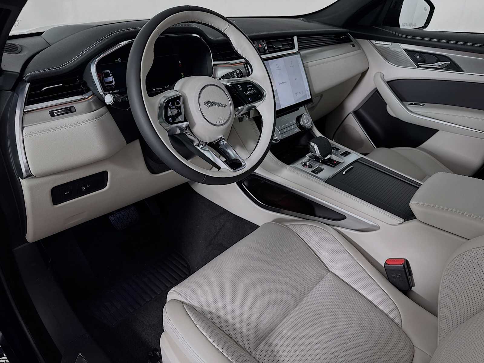 2026 Jaguar F-Pace R-Dynamic S - Photo 9