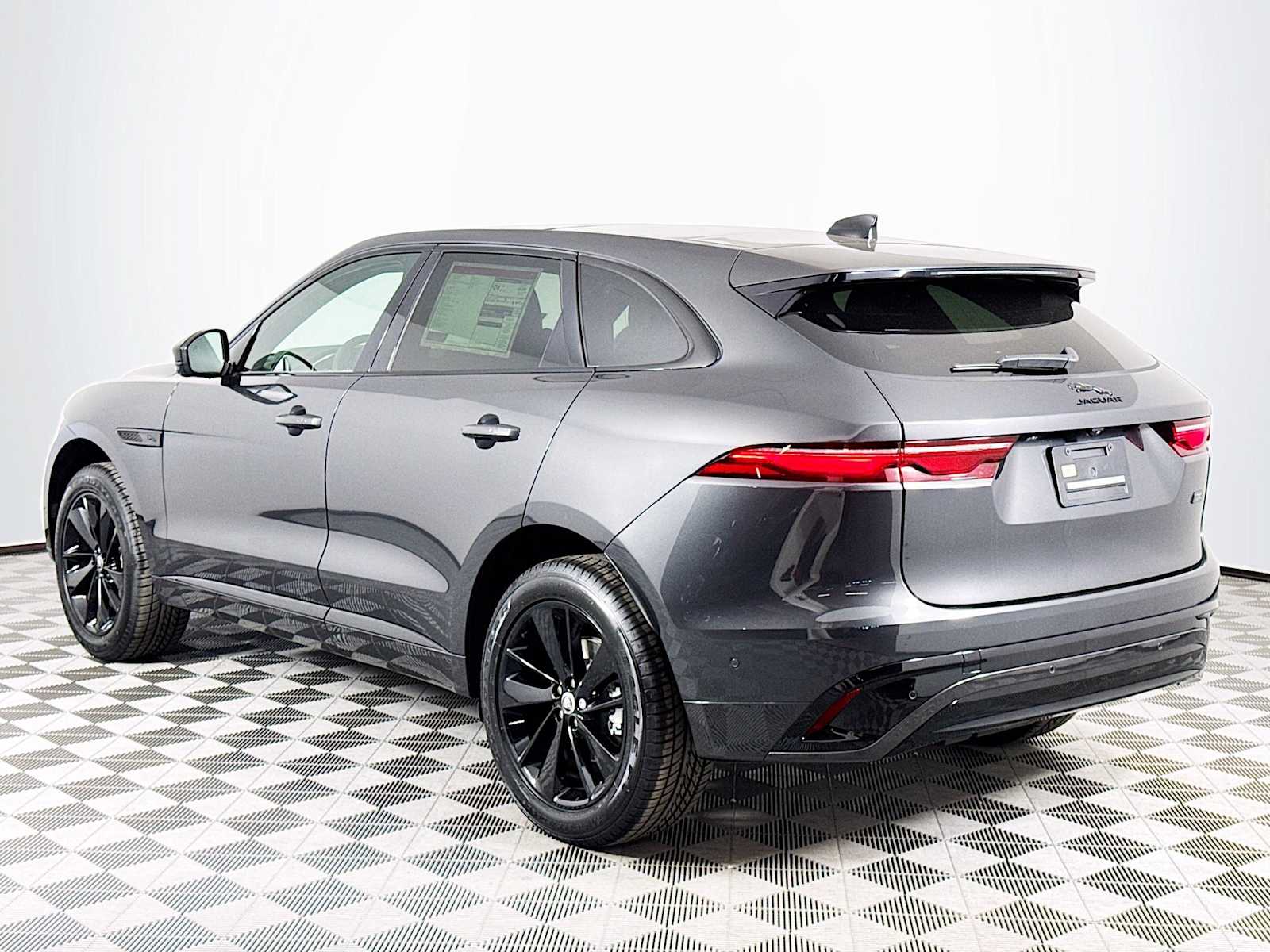 2026 Jaguar F-Pace R-Dynamic S - Photo 6