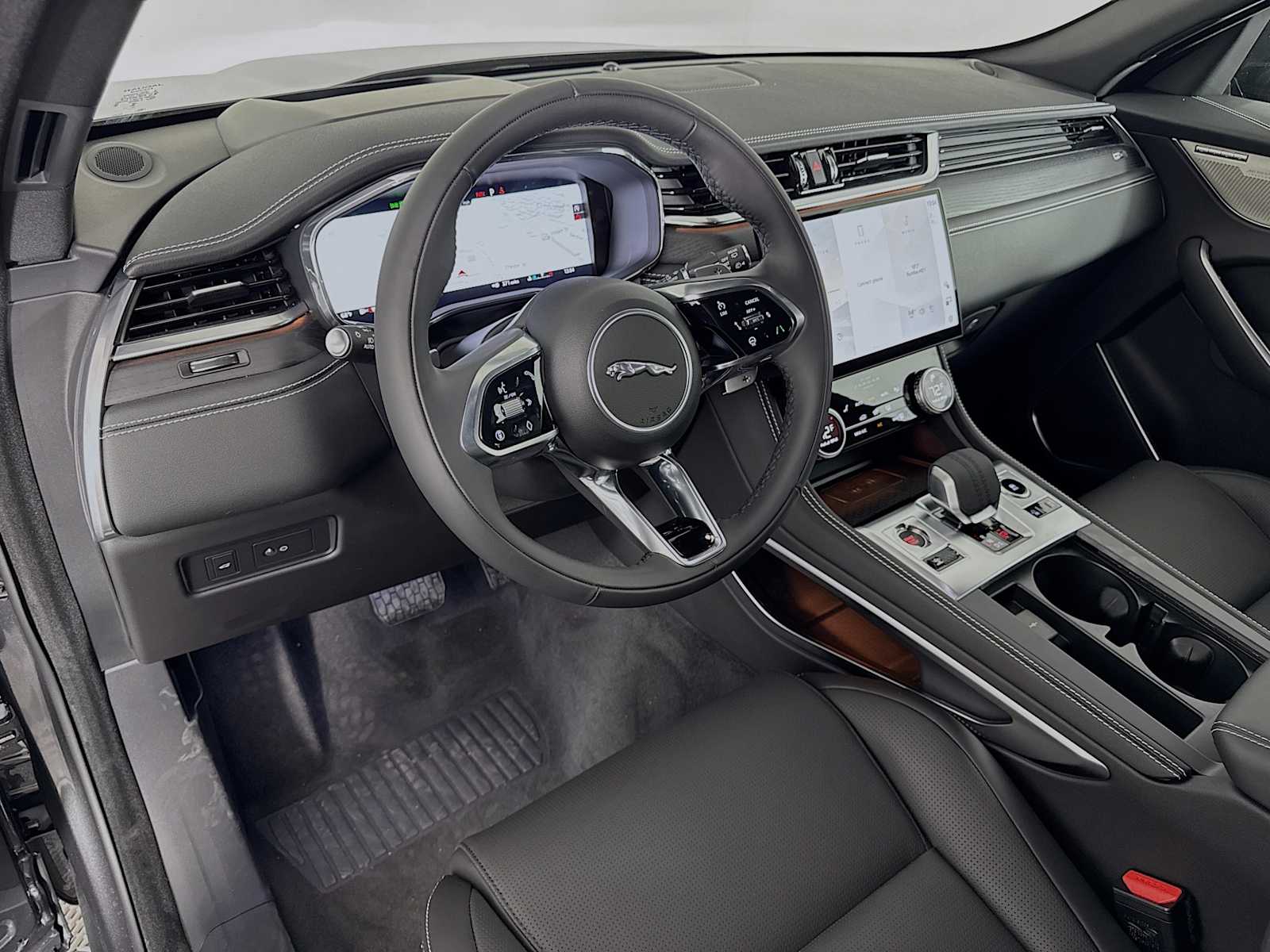 2026 Jaguar F-Pace R-Dynamic S - Photo 8