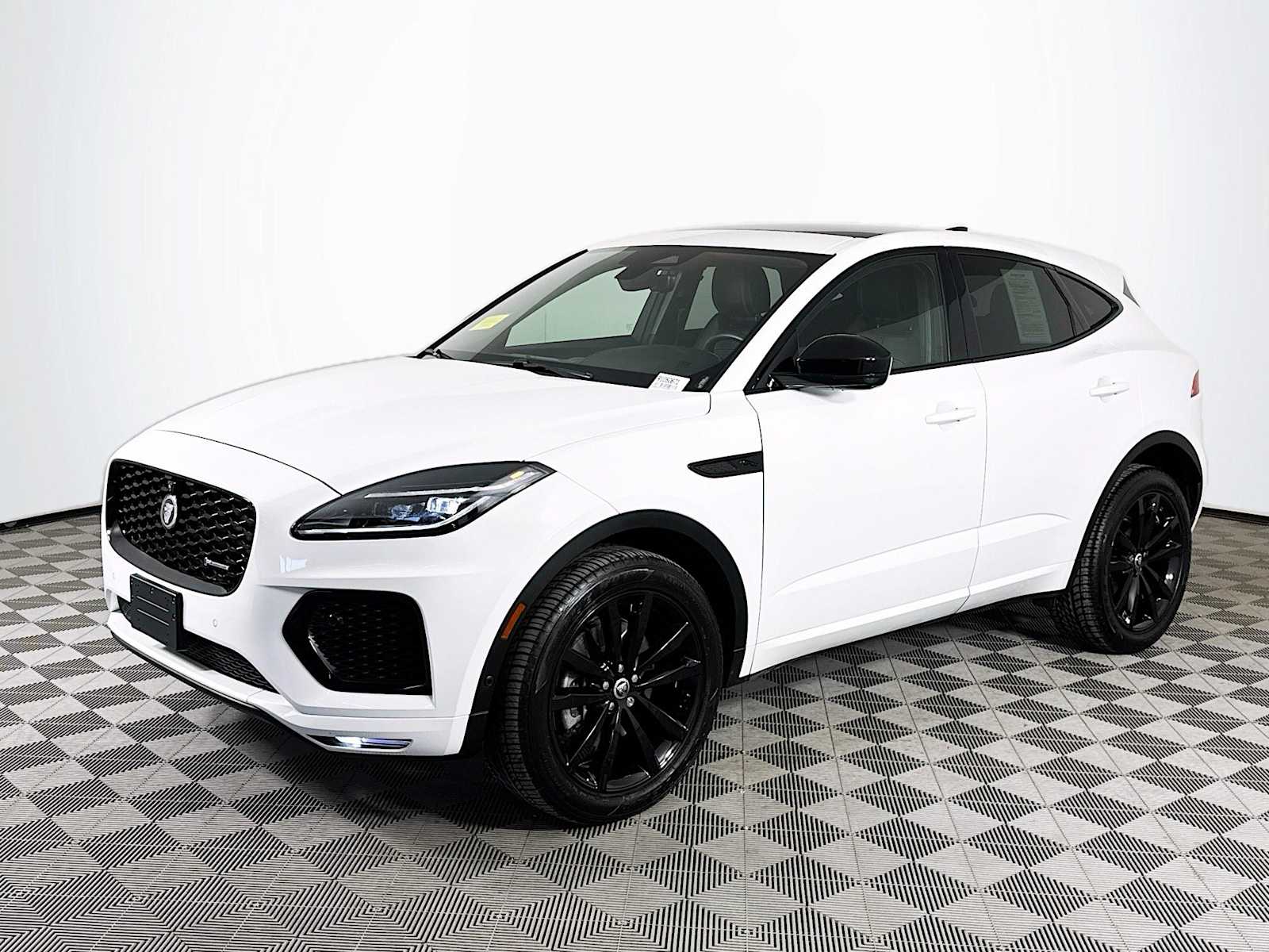 2024 Jaguar E-Pace R-DYNAMIC SE