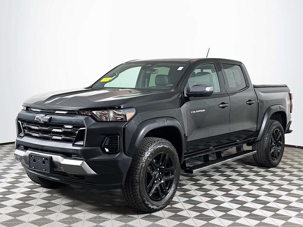 Used 2025 Chevrolet Colorado 4WD Trail Boss Crew Cab Truck