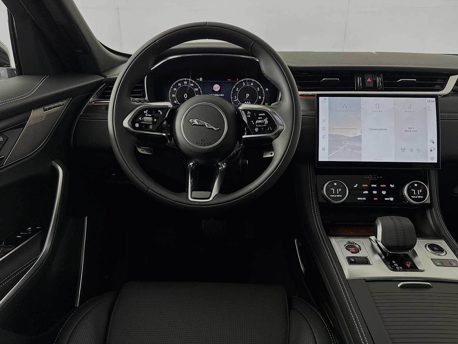 2026 Jaguar F-Pace R-Dynamic S - Photo 22