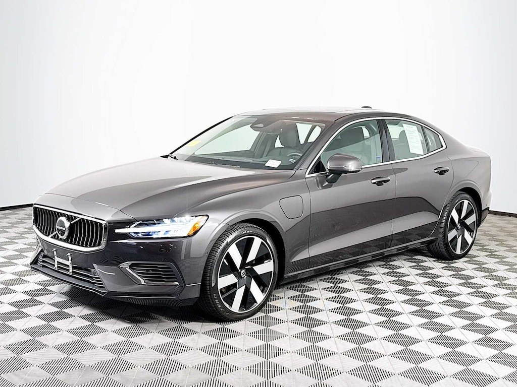 Used 2023 Volvo S60 Recharge Plug-In Hybrid Ultimate Bright Theme Sedan