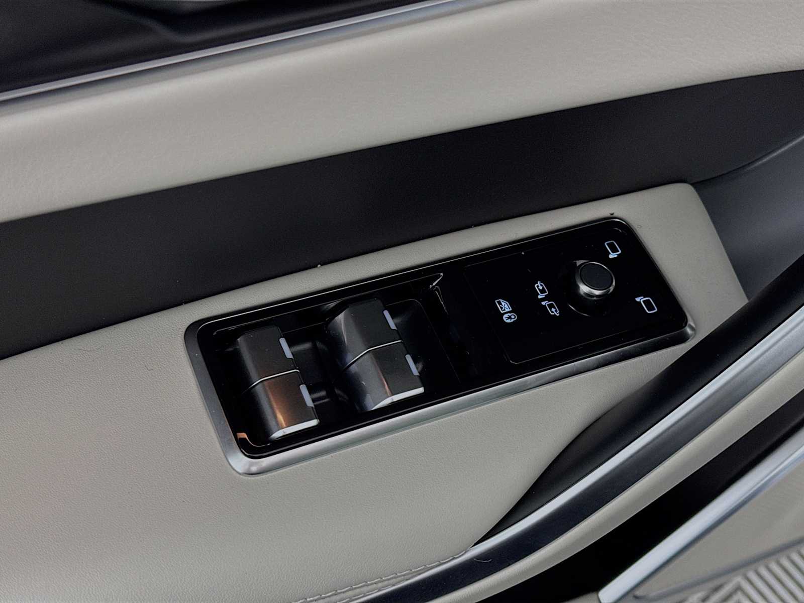 2026 Jaguar F-Pace R-Dynamic S - Photo 18