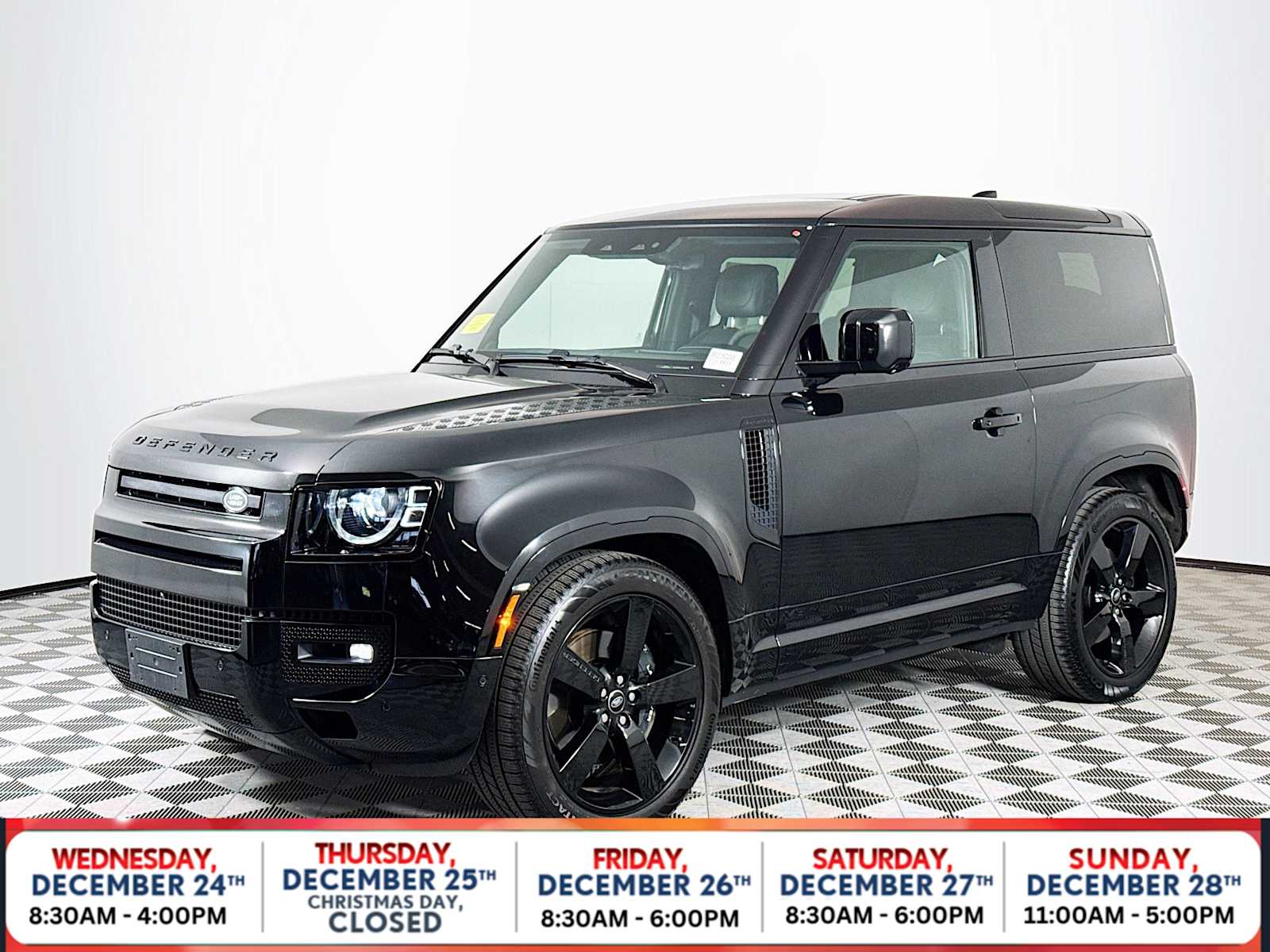 2023 Land Rover Defender V8's photo