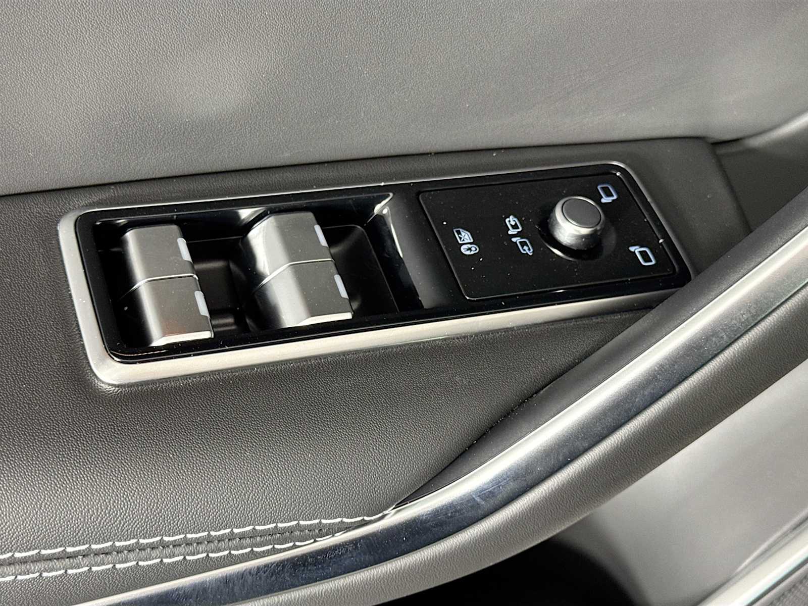 2026 Jaguar F-Pace R-Dynamic S - Photo 17