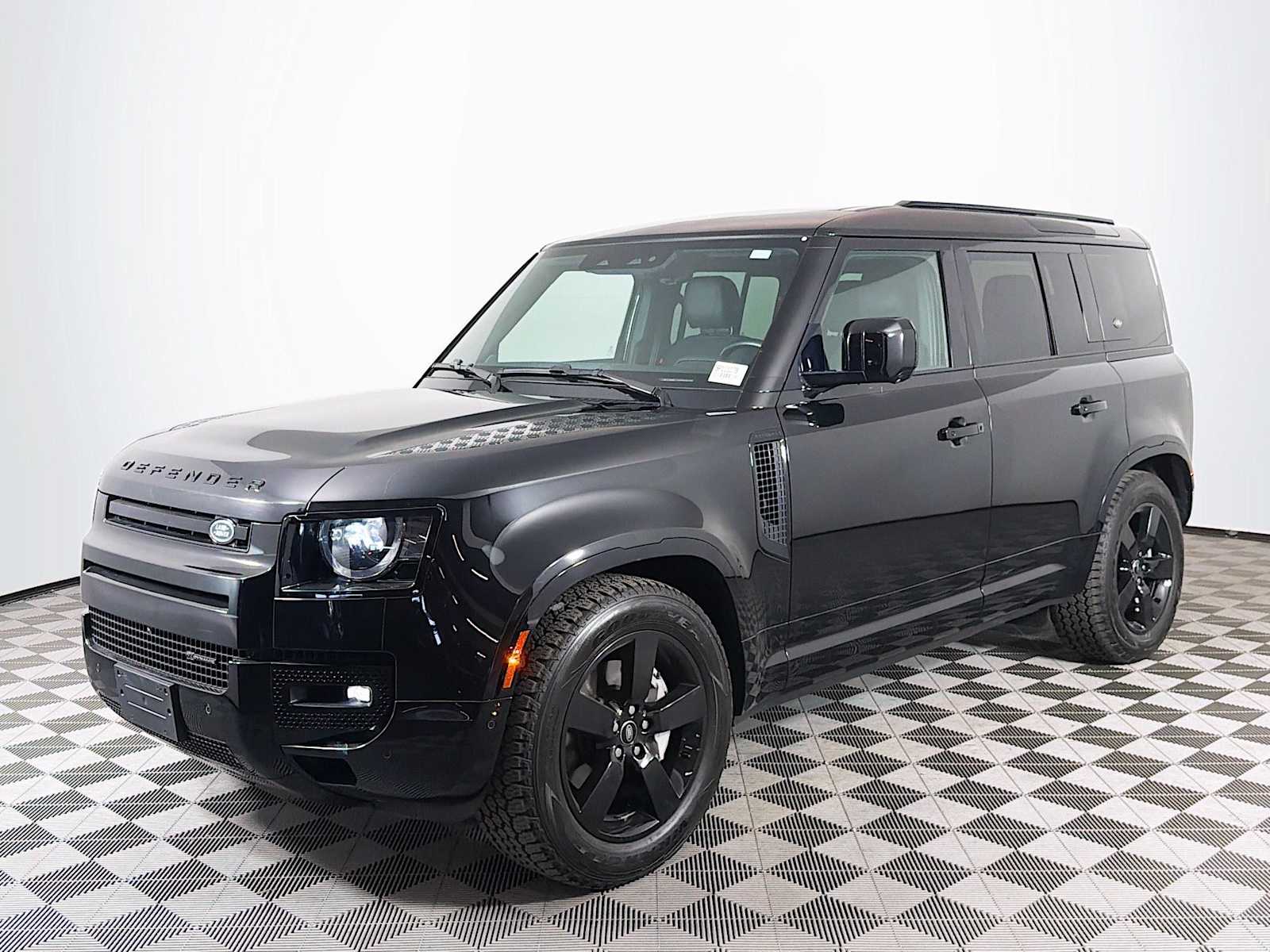 2023 Land Rover Defender 110 X-Dynamic SE AWD