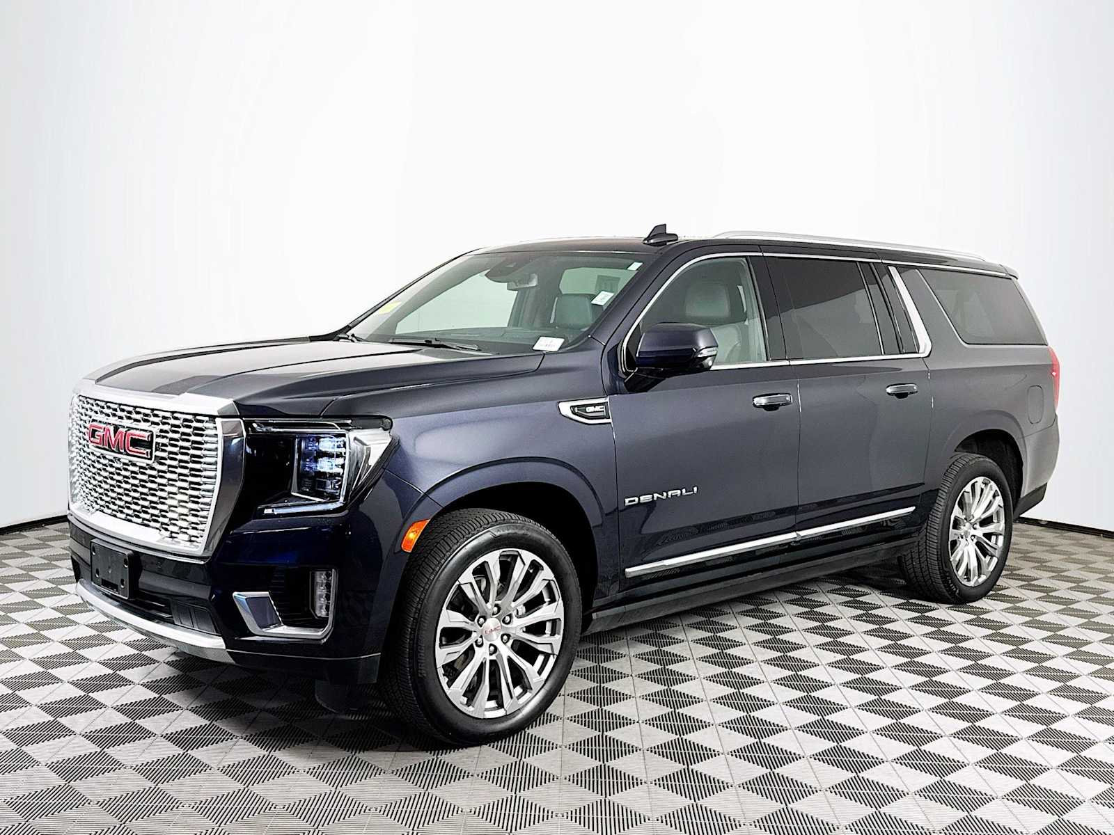 2023 GMC Yukon XL Denali's photo