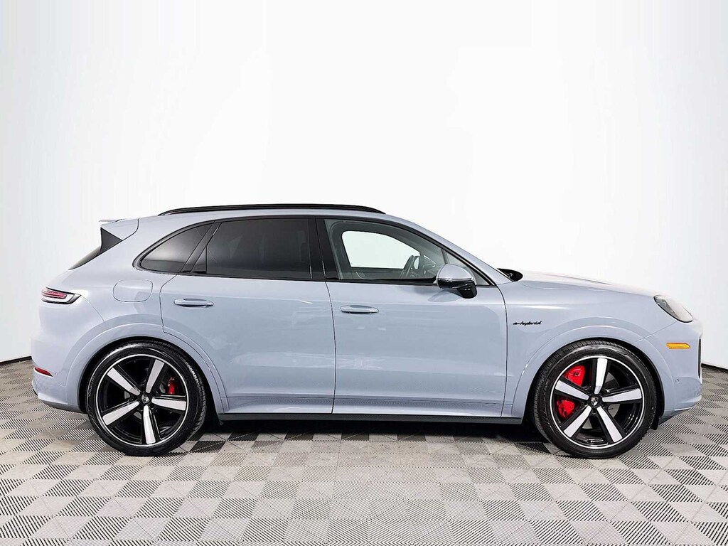 Used 2025 Porsche Cayenne Turbo E-Hybrid SUV