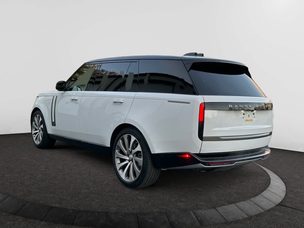 Used 2025 Land Rover Range Rover SE SUV
