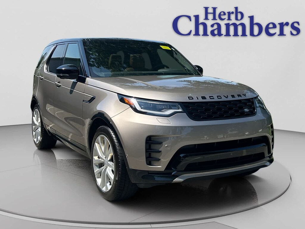 Used 2024 Land Rover Discovery Dynamic SE SUV