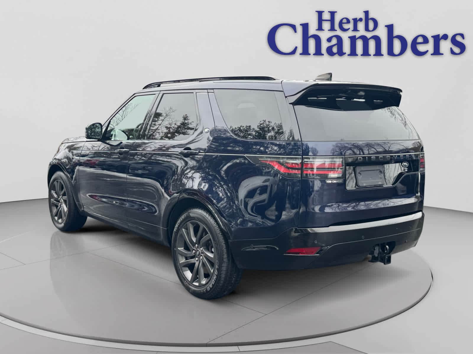 used 2021 Land Rover Discovery car, priced at $26,000