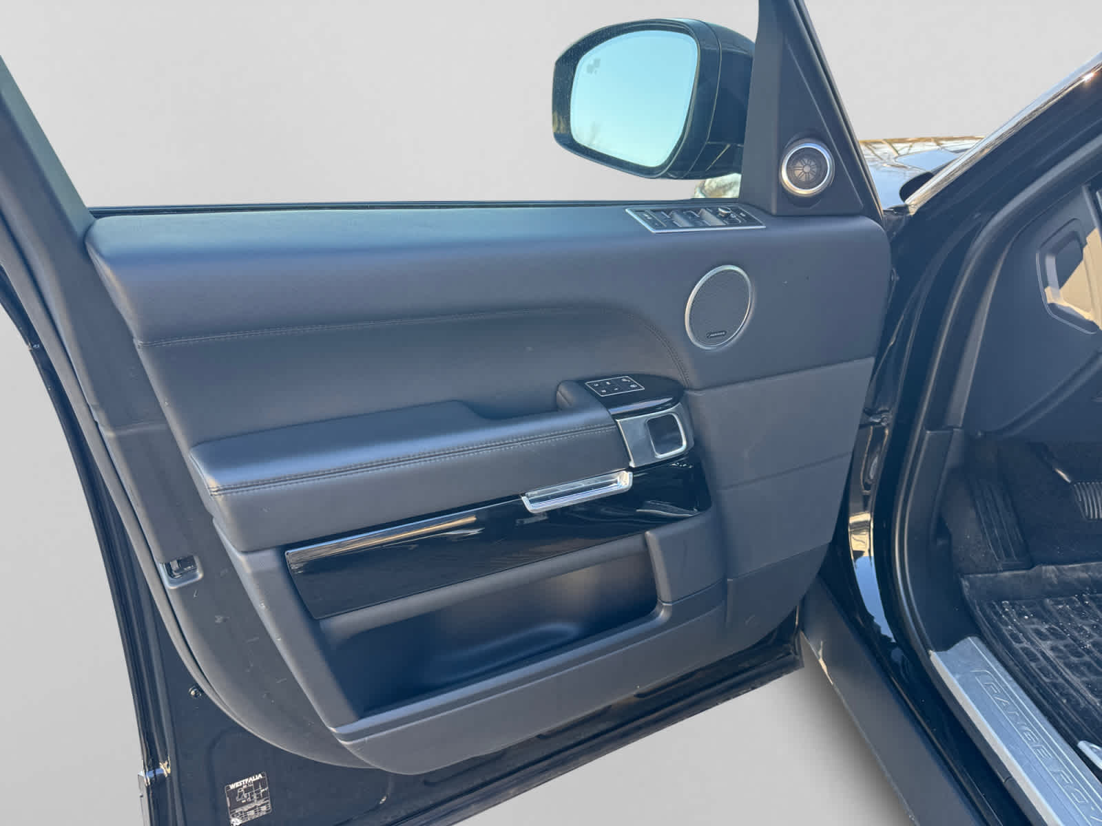 used 2015 Land Rover Range Rover car, priced at $19,000