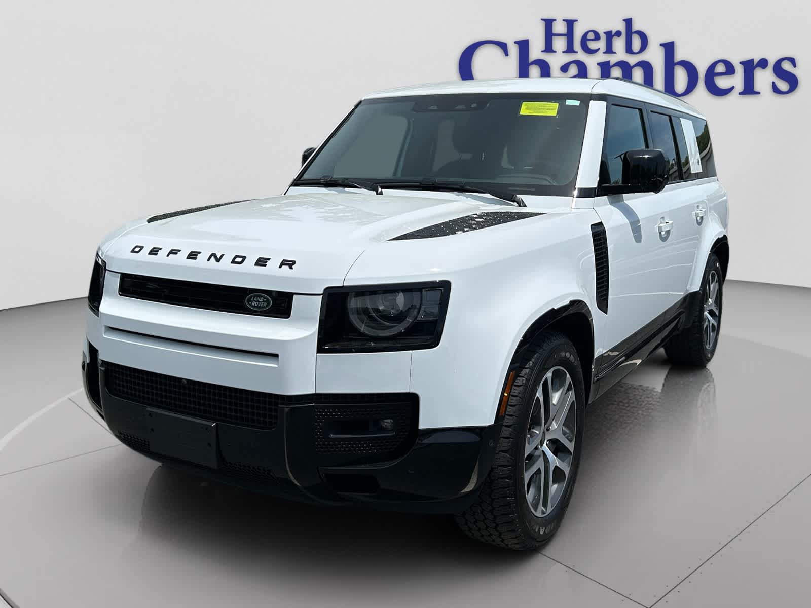2024 Land Rover Defender 130 X-Dynamic SE P400's photo