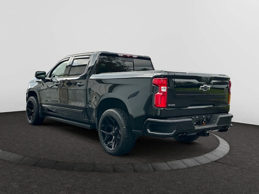 Used 2022 Chevrolet Silverado 1500 High Country 4WD Crew Cab 157 Truck