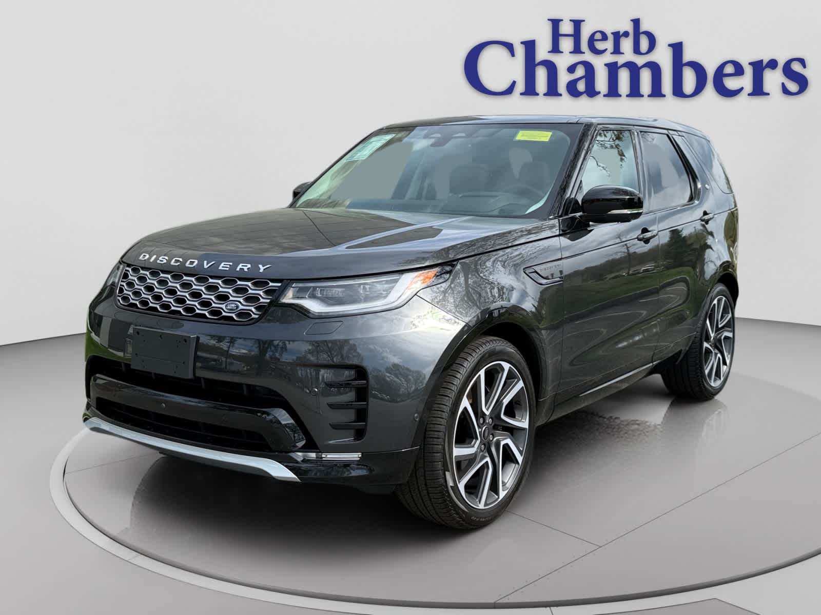 2025 Land Rover Discovery P360 Metropolitan Edition's photo