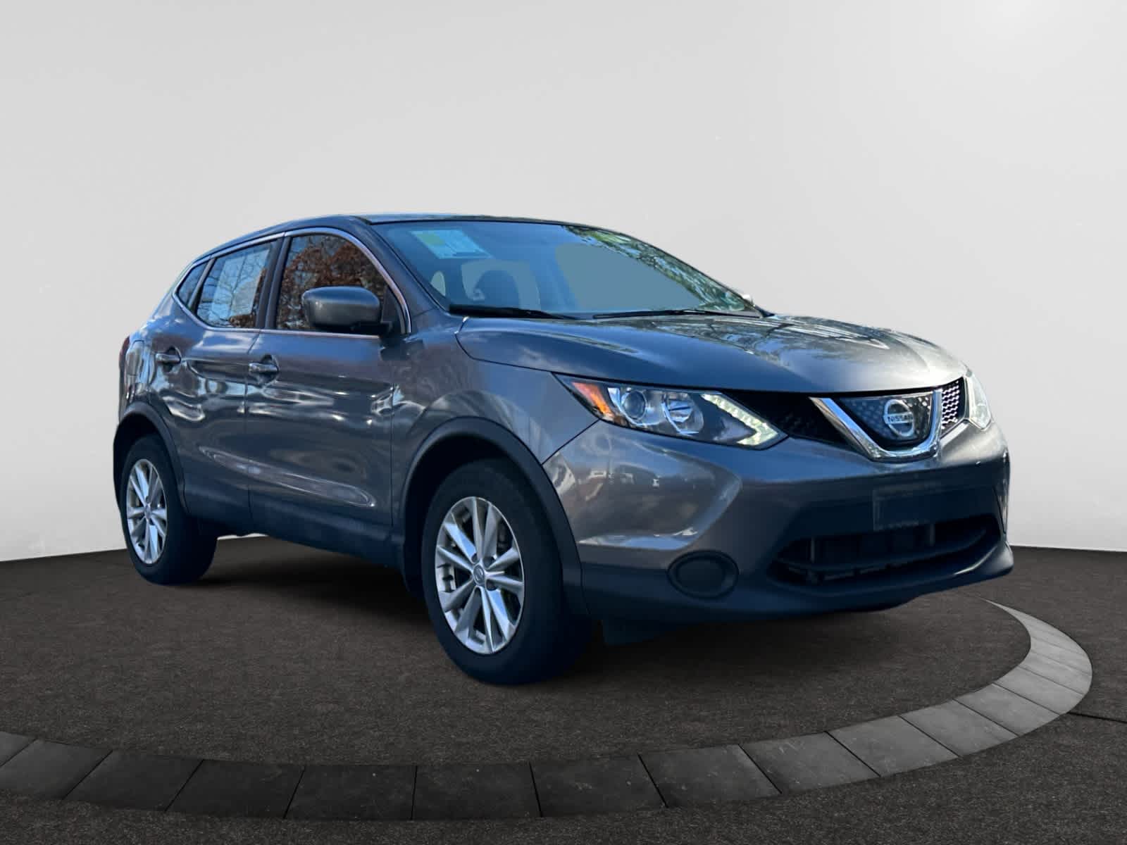 2018 Nissan Rogue Sport S photo 3
