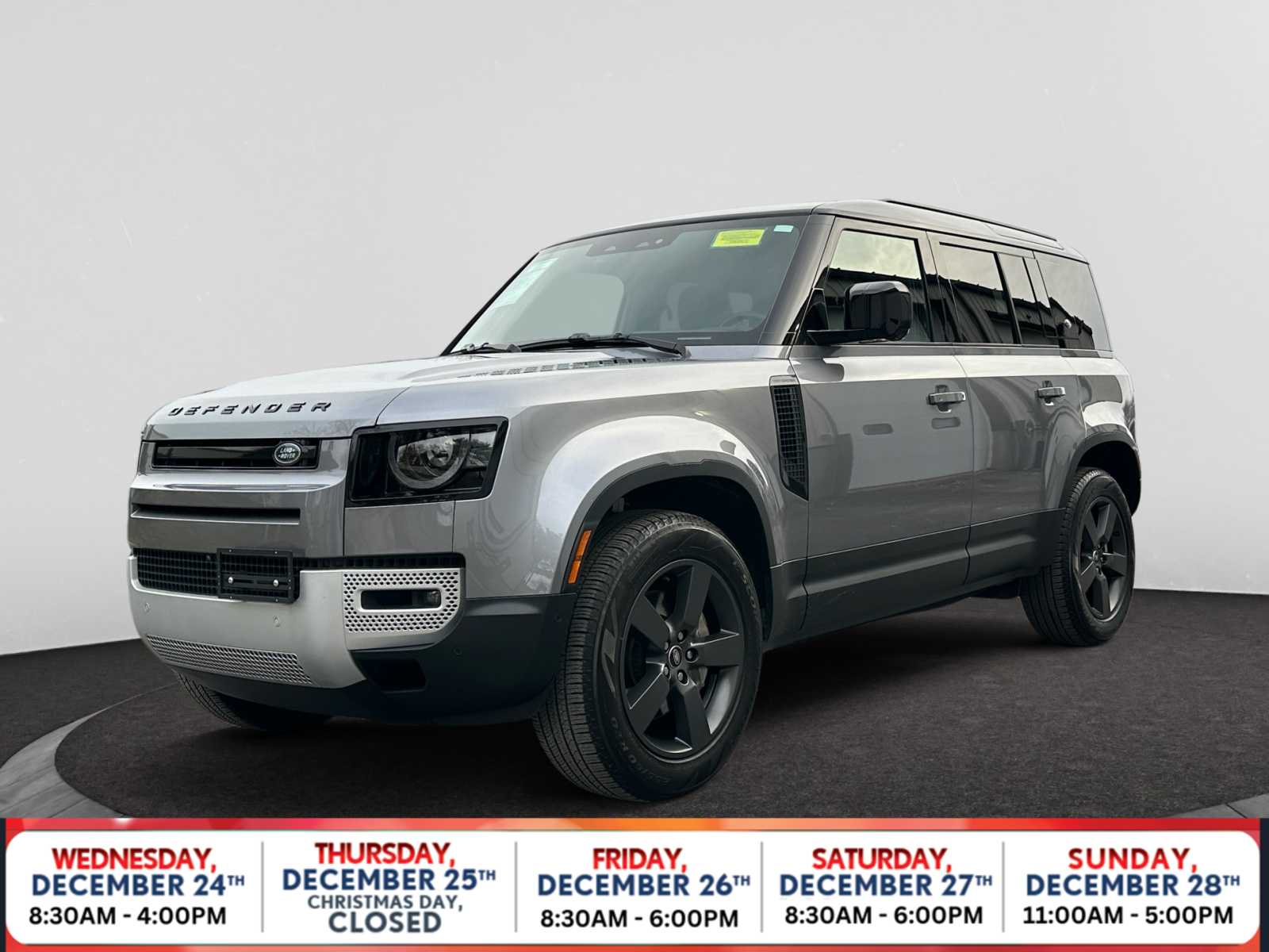 2023 Land Rover Defender SE's photo