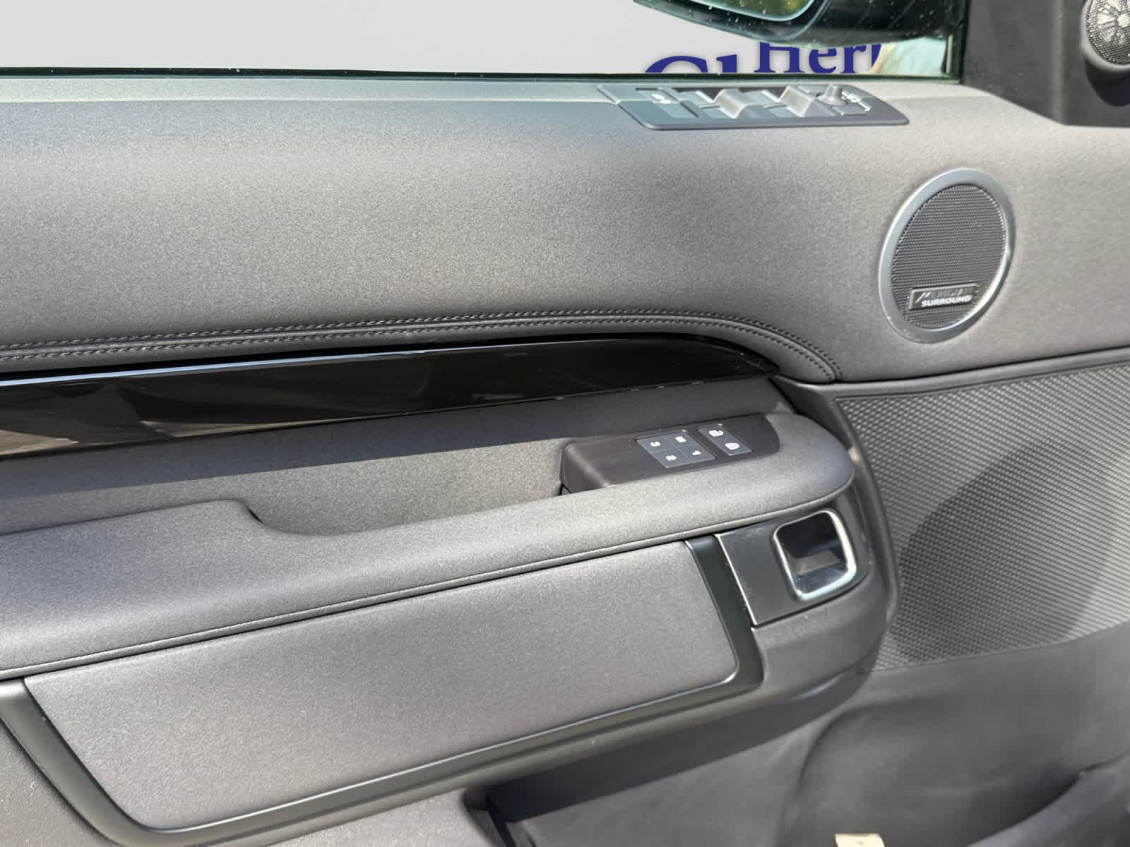 used 2025 Land Rover Discovery car, priced at $48,000