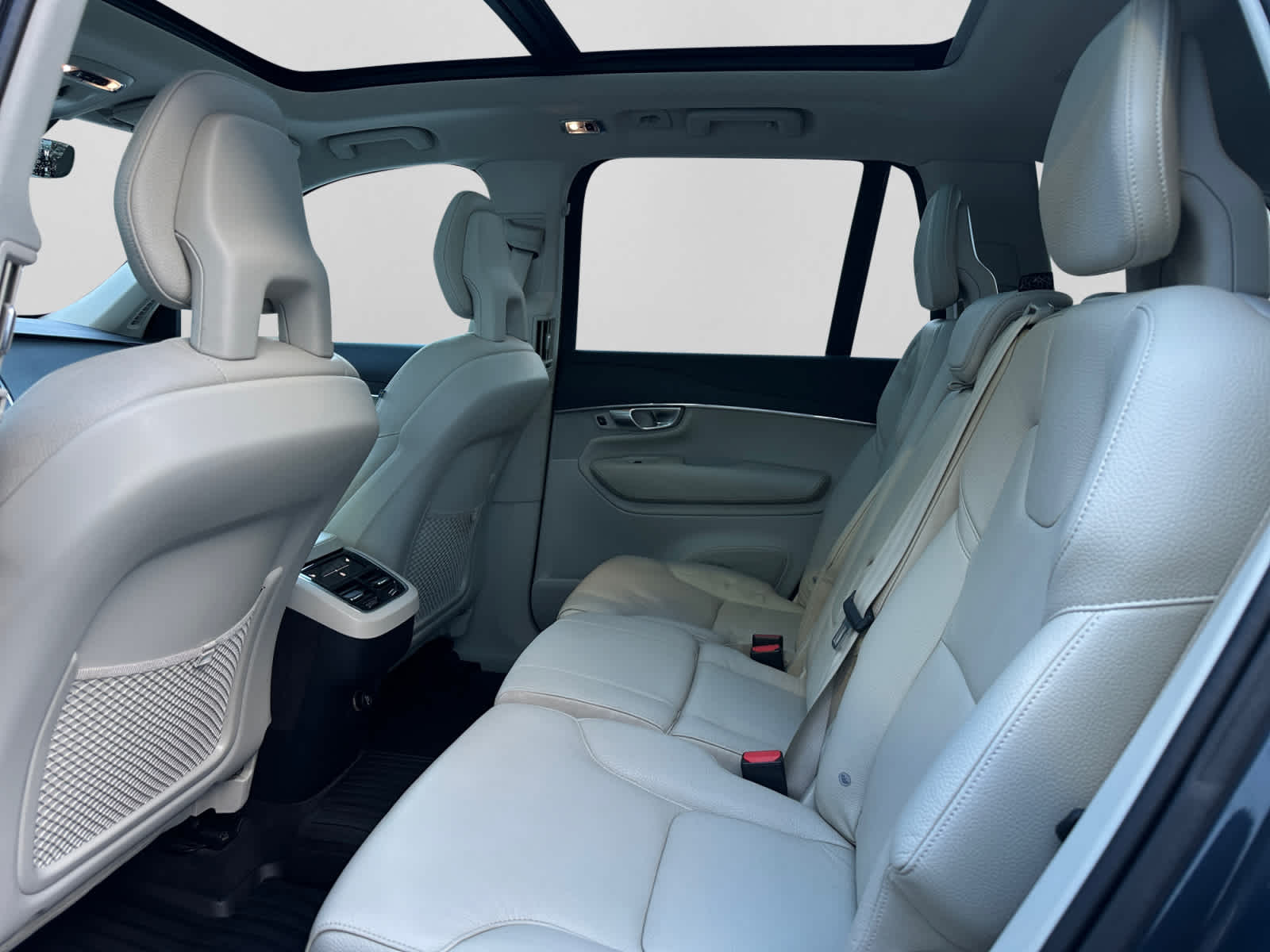 used 2020 Volvo XC90 car, priced at $22,000