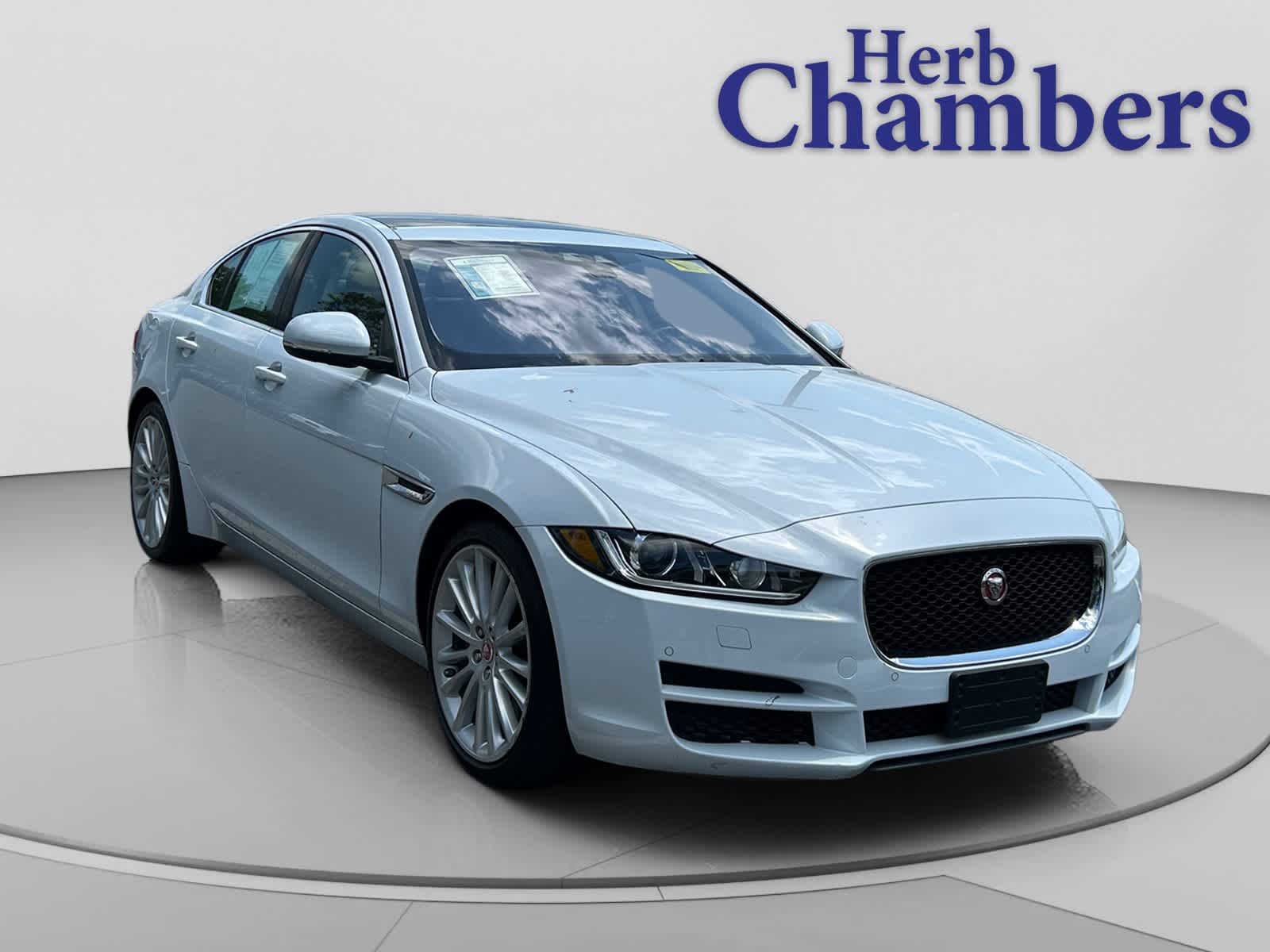 2018 Jaguar XE 35t Portfolio Limited Edition's photo