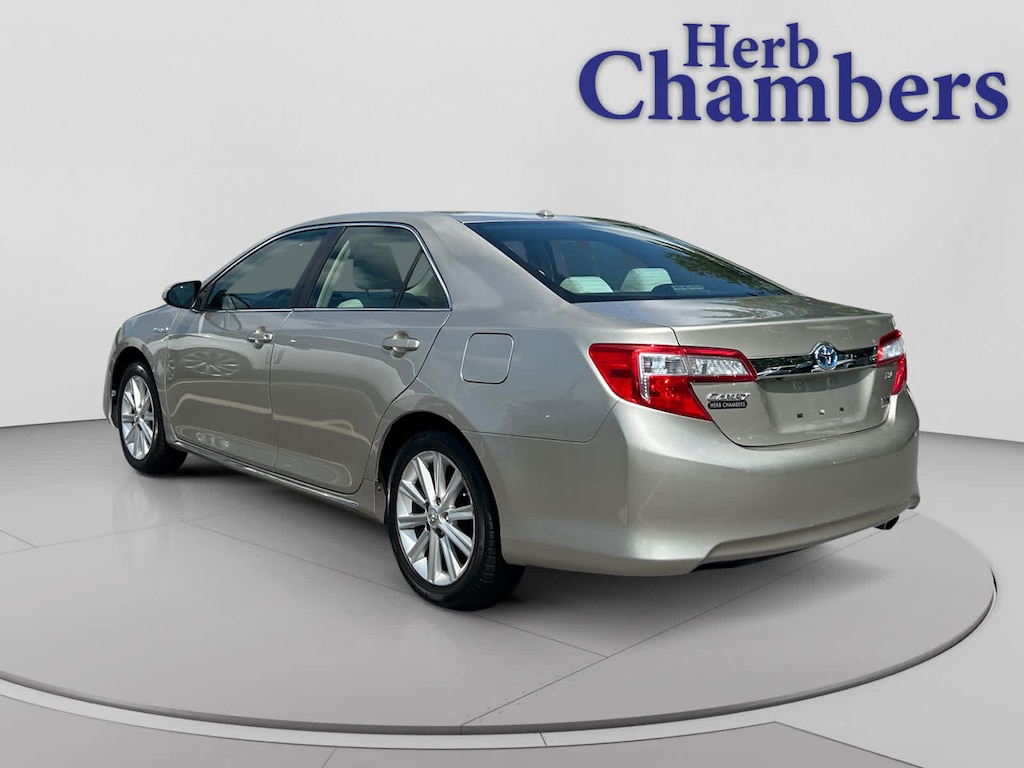 Used 2014 Toyota Camry Hybrid XLE Sedan