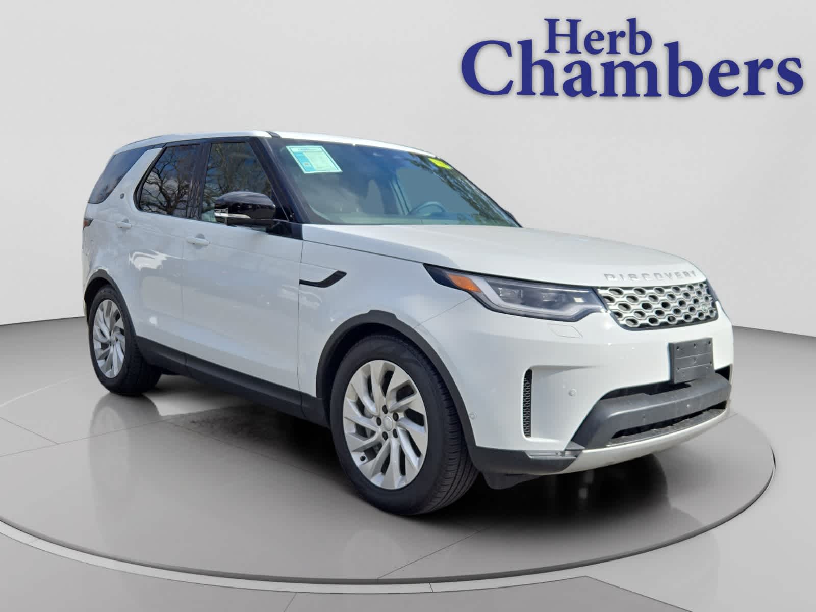 used 2025 Land Rover Discovery car, priced at $48,000