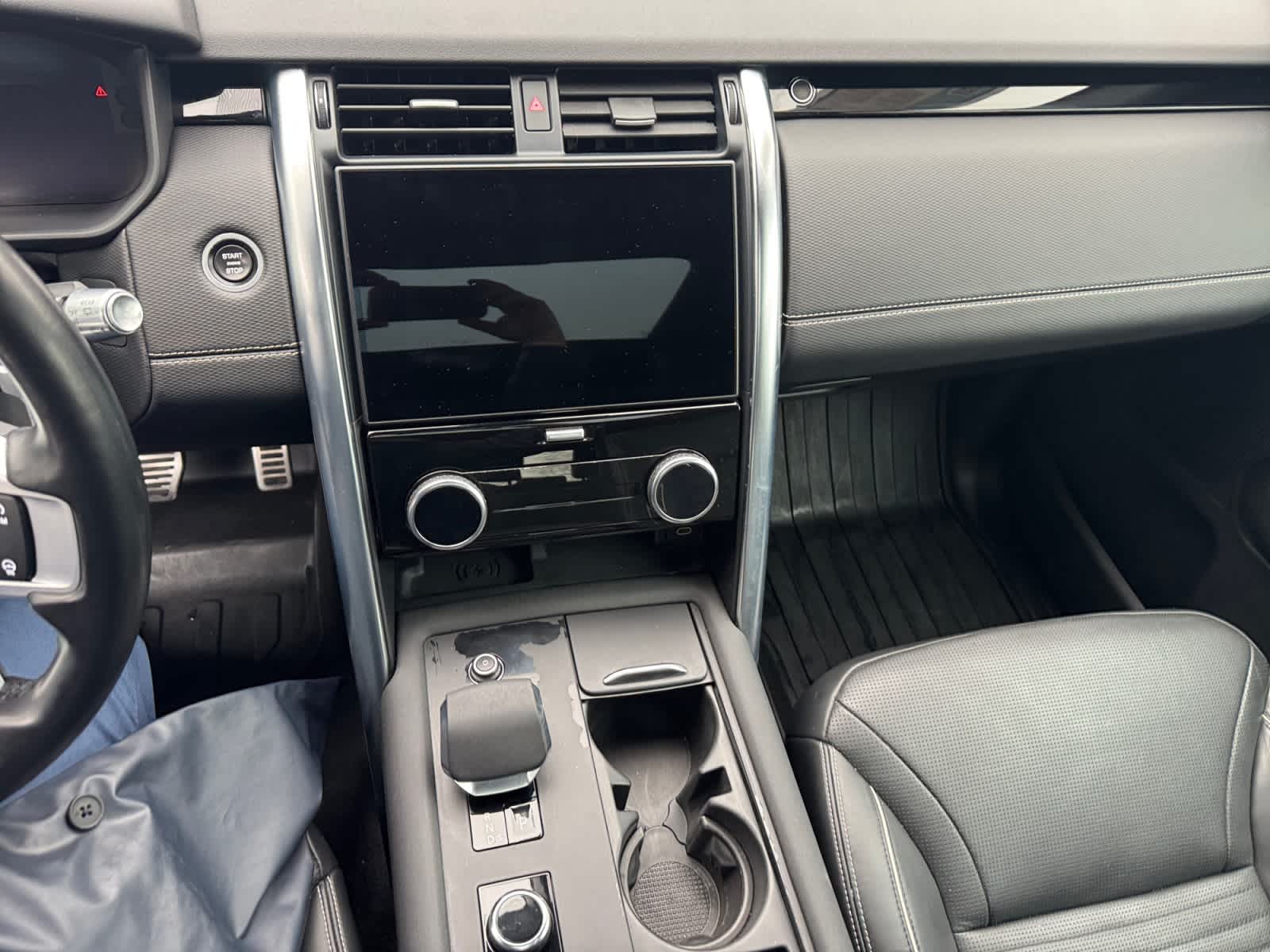 used 2021 Land Rover Discovery car, priced at $26,000