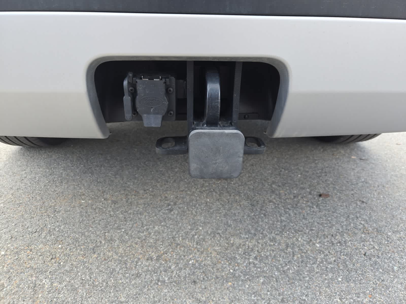 used 2025 Land Rover Discovery car, priced at $48,000