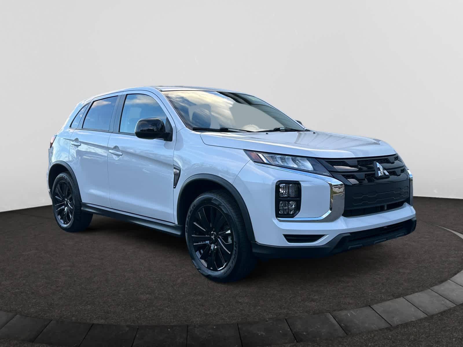 2024 Mitsubishi Outlander Sport LE photo 2