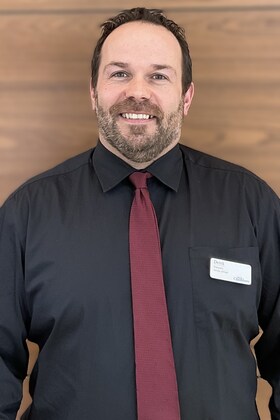 Staff member Derek Simpson from ID_f58c93