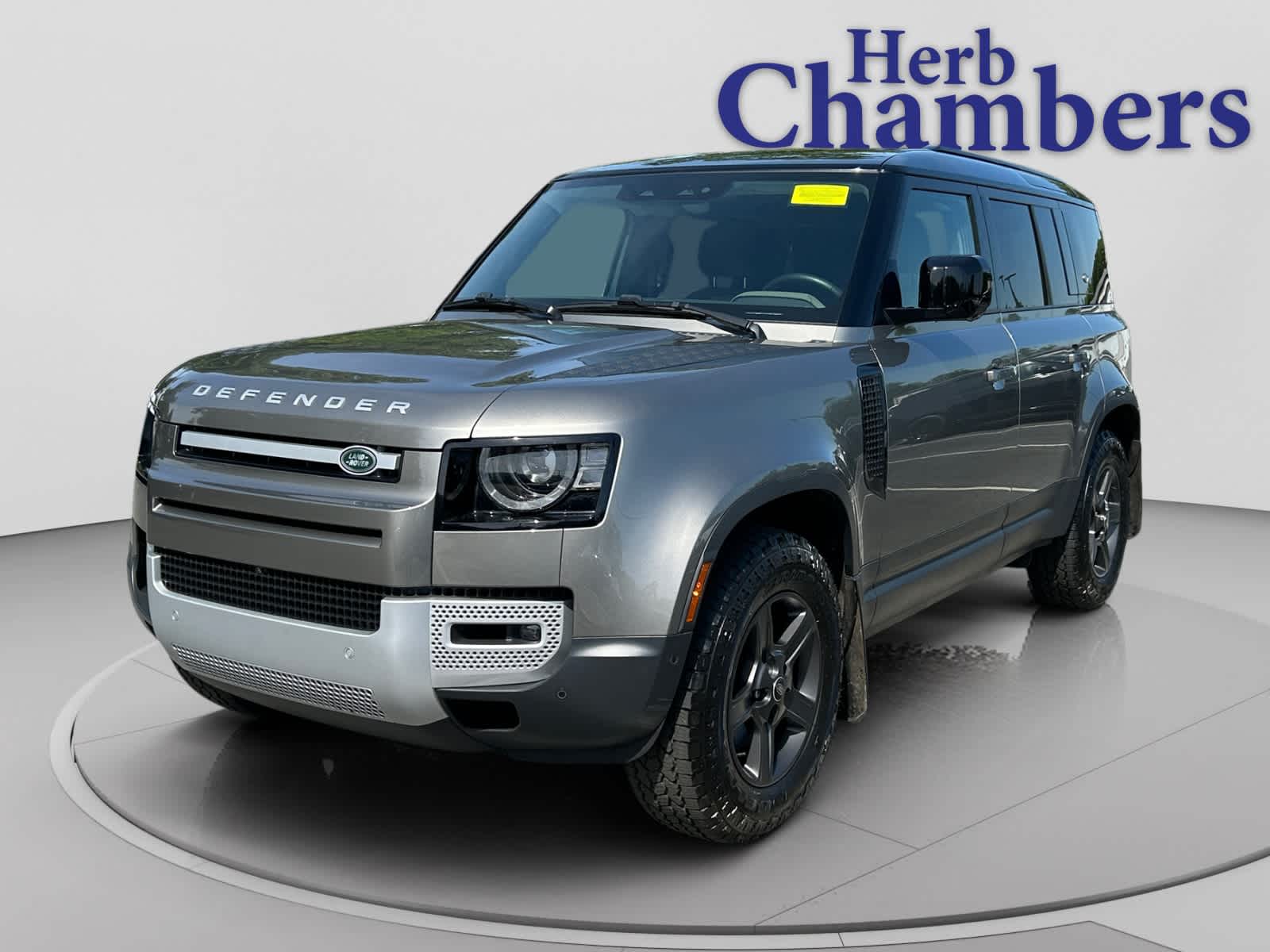 2023 Land Rover Defender S's photo