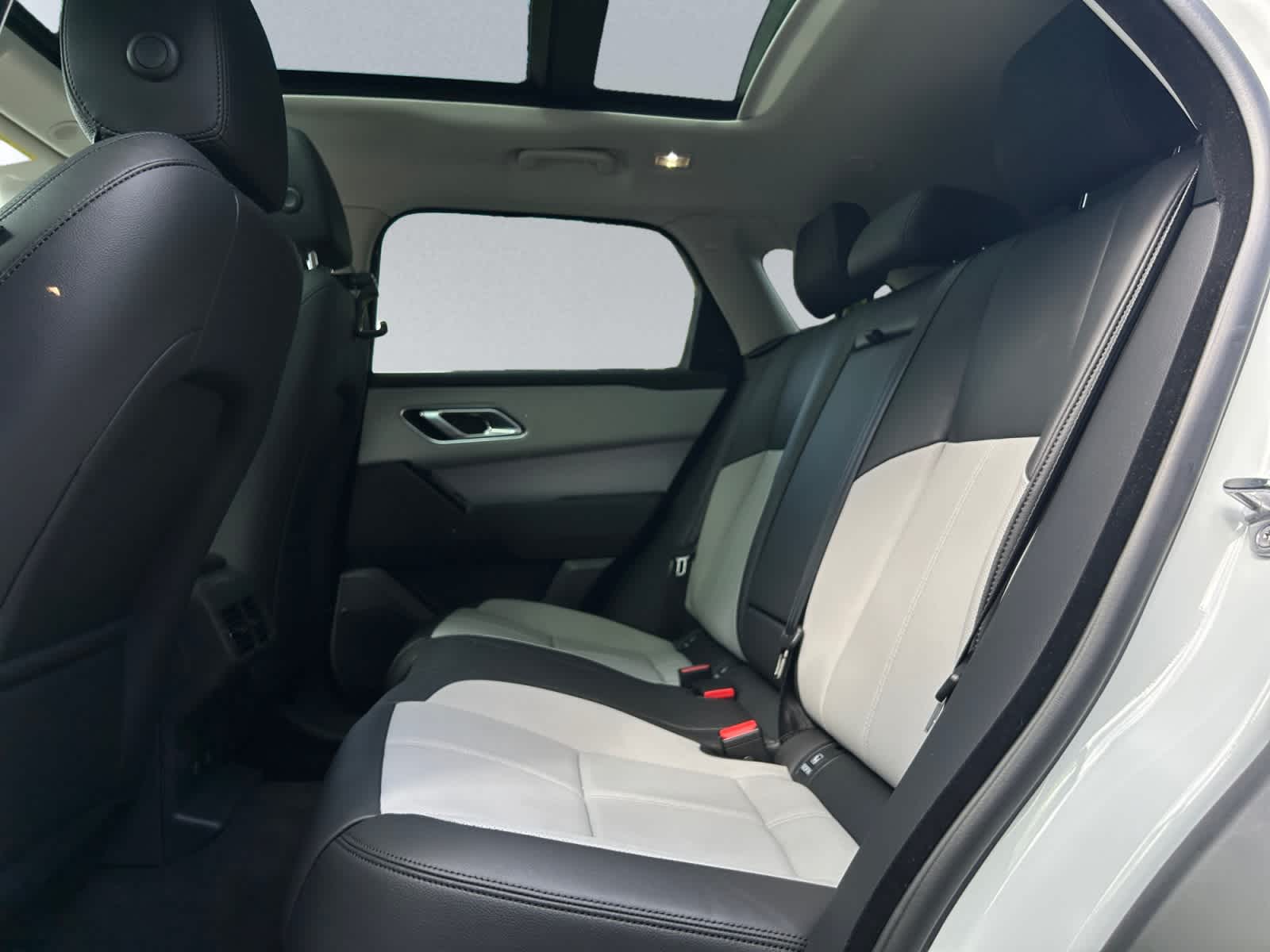 2025 Land Rover Range Rover Velar S - Photo 18