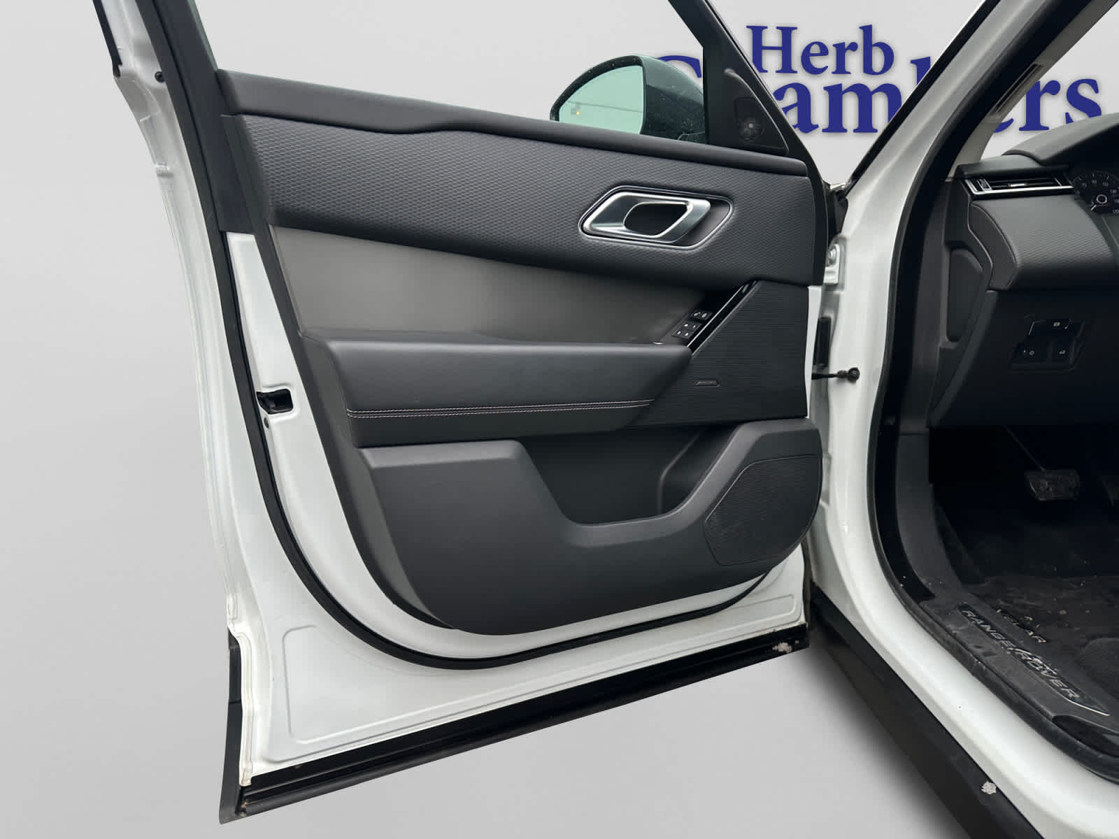 used 2020 Land Rover Range Rover Velar car, priced at $24,000